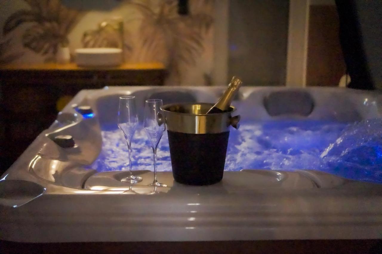 Maison Eliste - Love Gite Chic Avec Jacuzzi Interieur La Gacilly Dış mekan fotoğraf