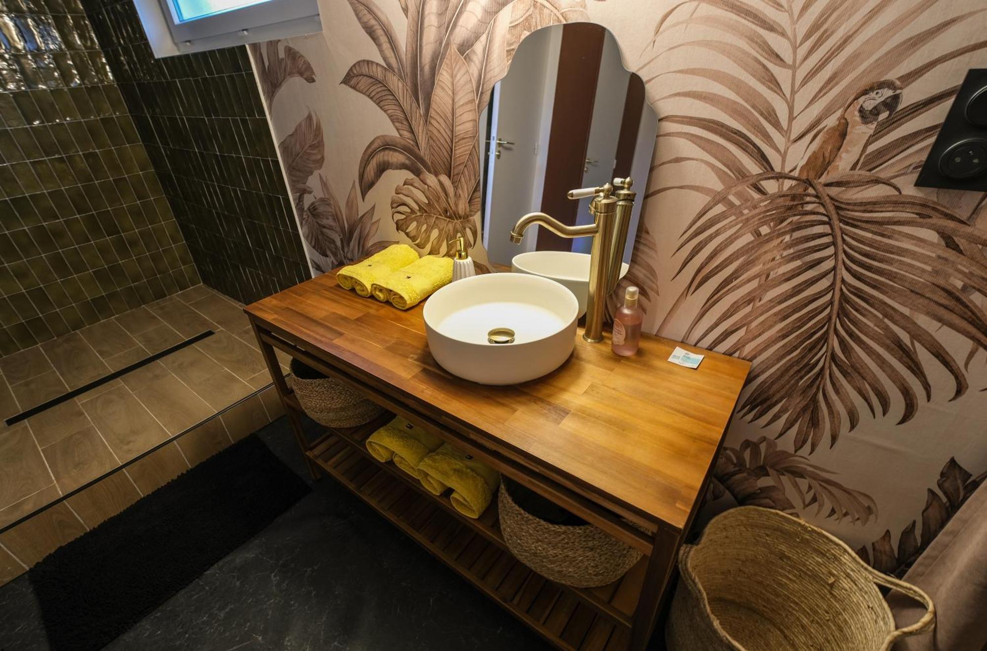 Maison Eliste - Love Gite Chic Avec Jacuzzi Interieur La Gacilly Dış mekan fotoğraf